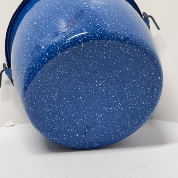 Decorative Enamelware Blue Speckled Pot with Lid - Picture 5 of 7